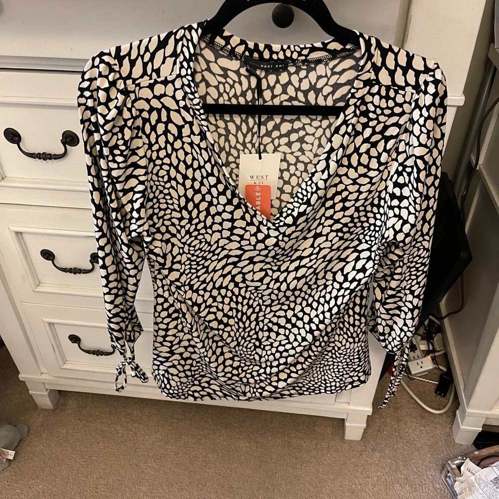 West Kei Black and White Abstract Blouse Women’s Large